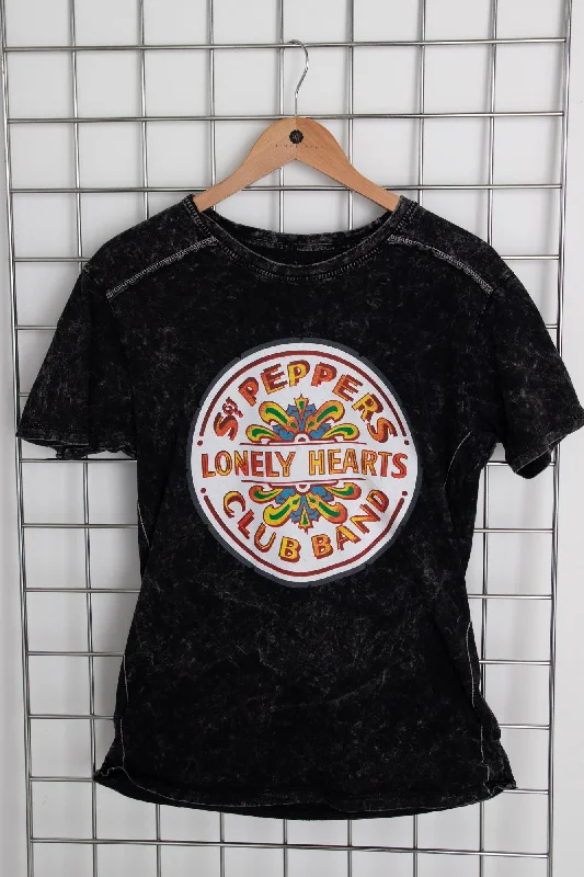 Price Reduction Daisy Street Licensed Relaxed T-Shirt With The Beatles Lonely Hearts Print Price Reduction Daisy Street Licensed Relaxed T-Shirt With The Beatles Lonely Hearts Print