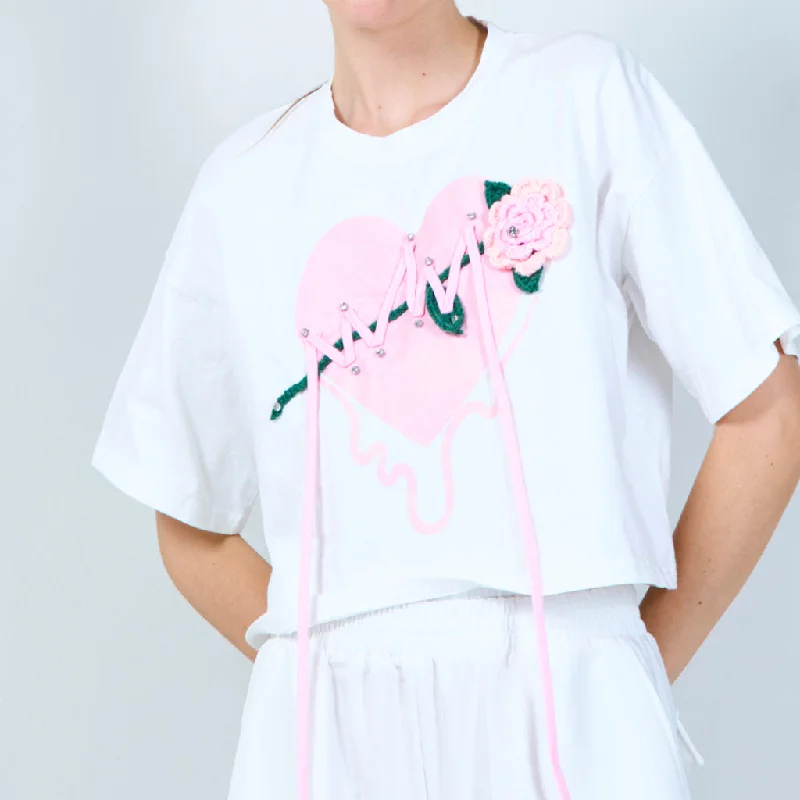 Weekend Bargains Await You Trendy cropped t-shirt with heart and floral design wholesale