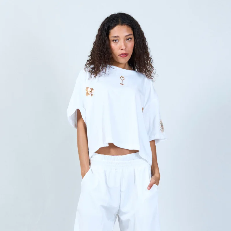 Bonus Savings White casual t-shirt with eclectic patchwork wholesale