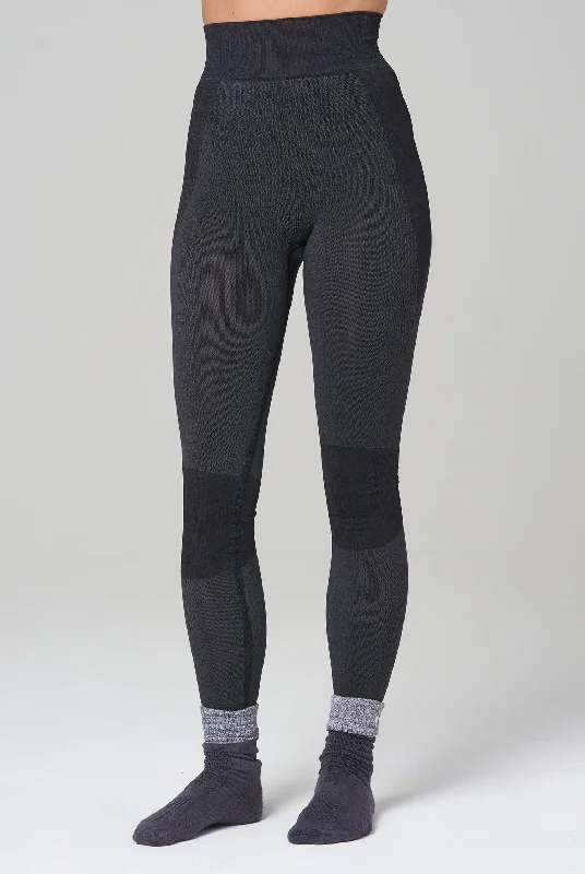 Bonus Savings Thermal Seamless Base Layer Tights - Black